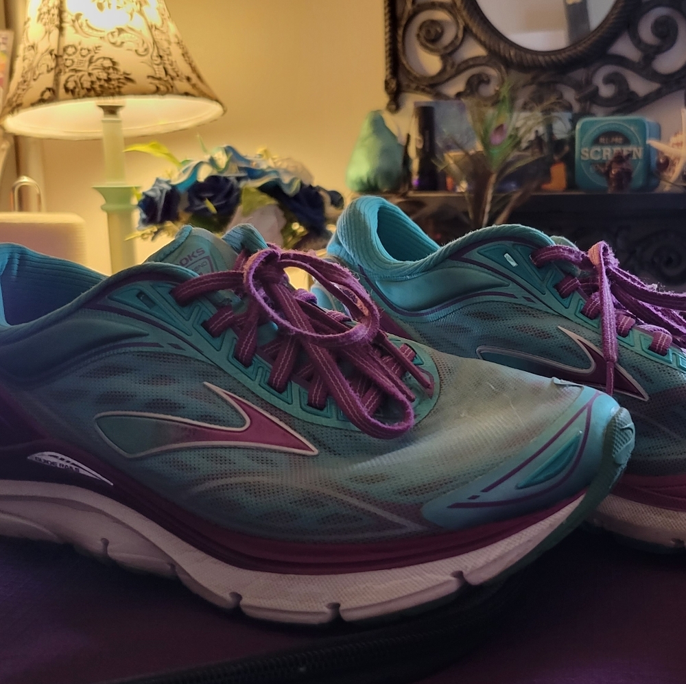 Brooks running sneaker